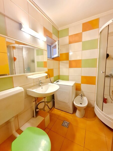 Rahova apartament 3 camere 2 bai decomandat bloc reabilitat