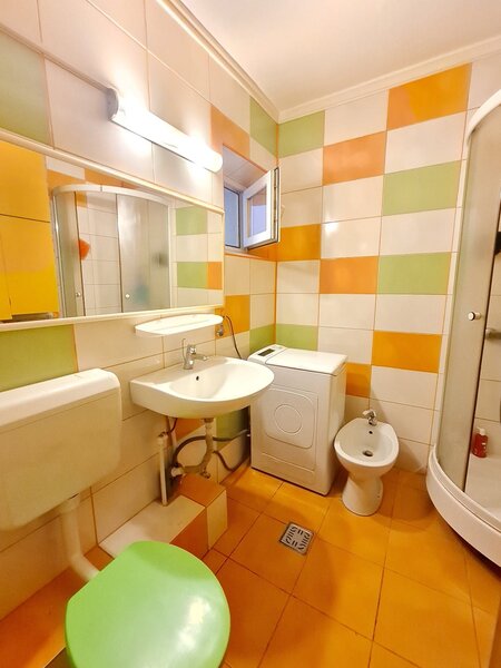 Rahova apartament 3 camere 2 bai decomandat bloc reabilitat